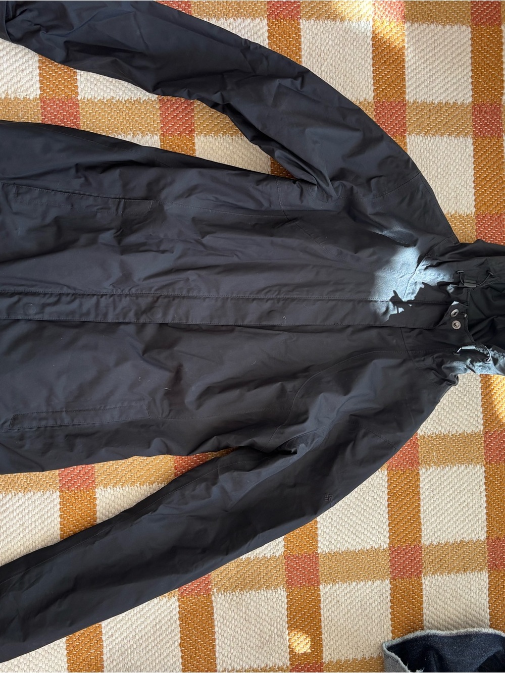 Columbia women’s Black Hooded Raincoat